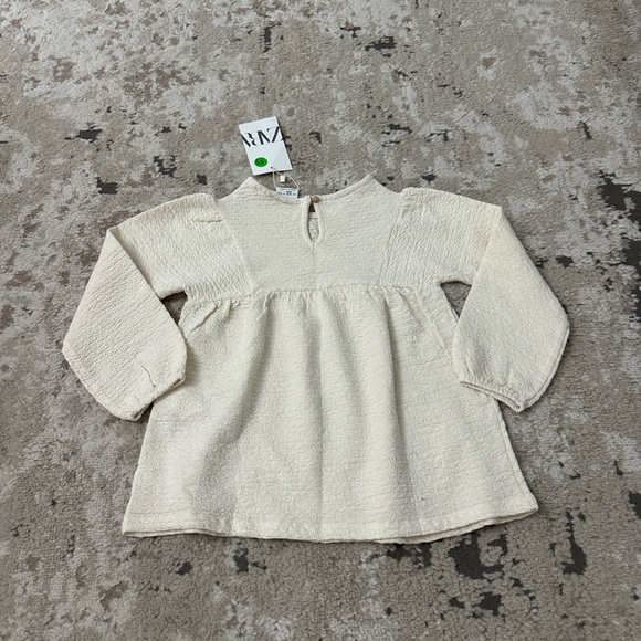 Girls Zara Cream Long Sleeve Blouse Size 4-5 NWT - Picture 2 of 3